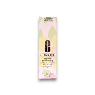 Clinique Beyond Perfecting Parabenenvrije Matte Vloeibare Foundation & Concealer 48 Havermout 2 in 1 30 ml