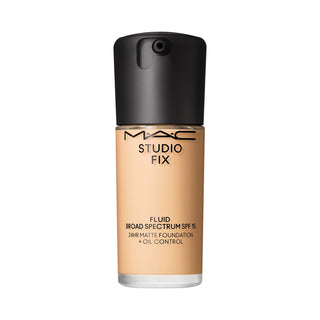 Mac Cosmetics Studio Fix Fluid SPF 15 NC15 — Fondotinta SPF