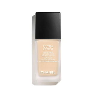 Chanel Ultra Le Teint Fluide dlouhotrvající tekutý make-up (Flawless Finish Foundation) 30 ml - Odstín: B10