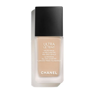 Chanel Ultra Le Teint Fluide dlouhotrvající tekutý make-up (Flawless Finish Foundation) 30 ml - Odstín: BR32