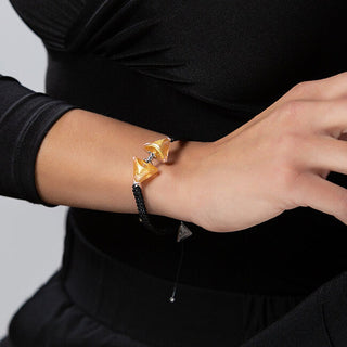 Lampglas Bracciale Nobile Doppio Triangolo Dorato Con Oro 24K E Perle — Armbånd