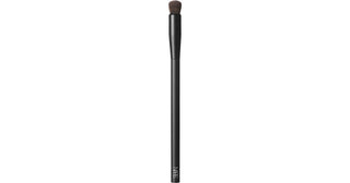 Nars Мягкая матовая кисть для нанесения консилера №11