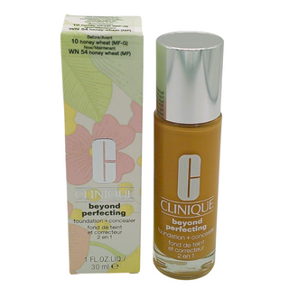 Clinique Beyond Perfecting, Copertura totale, Finitura naturale, Fondotinta liquido e correttore 2 in 1, 10, Miele di grano, 30 ml