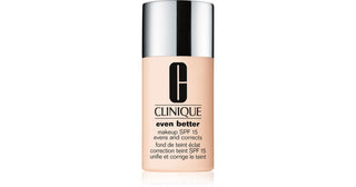 Clinique Even Better™ Evens and Corrects fondotinta correttore SPF 15 colore CN 64 Butterscotch 30 ml