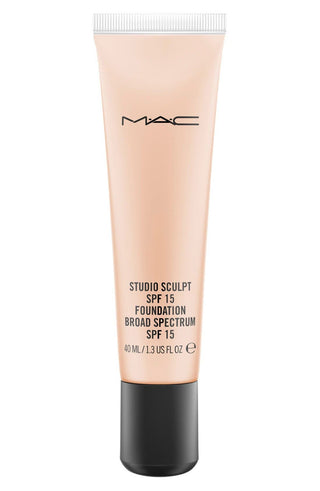Base de maquillaje líquida MAC Studio Sculpt con vitamina C y acabado natural NC50 FPS 15, 40 ml