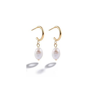 Marc Malone Pendientes chapados en oro con perla artificial Mistré Mce250370G 