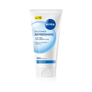 Nivea Fugtgivende dagcreme til normal og kombineret hud Spf 15 Essential (Dagcreme) 50 Ml 