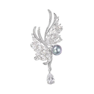 Troli Luxuriöse Brosche mit Kristallen und Perlen in Silber 