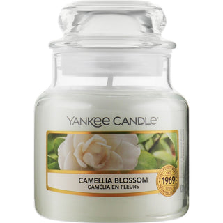 Yankee Candle Camellia Blossom 104 g — Candela Profumata