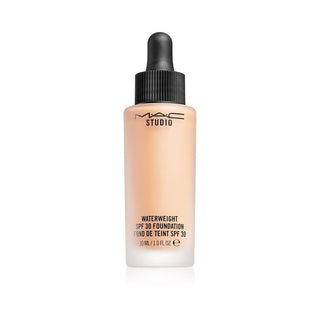 Mac Studio Waterweight Foundation SPF 30 – Flüssig-Make-up 30 ml NW22