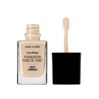 Wet N Wild Dewy 520E Slonovinová Nude 