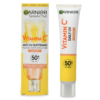 Garnier Skin Active Витамин C Ежедневная жидкость против пятен Glow Spf50+ 40 мл 