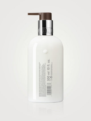 Molton Brown Festive Frankincense & Allspice Lozione Mani 300 ml — Lozione mani